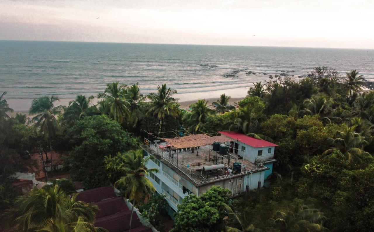Guest house 7wonders By Sea Wave Morjim